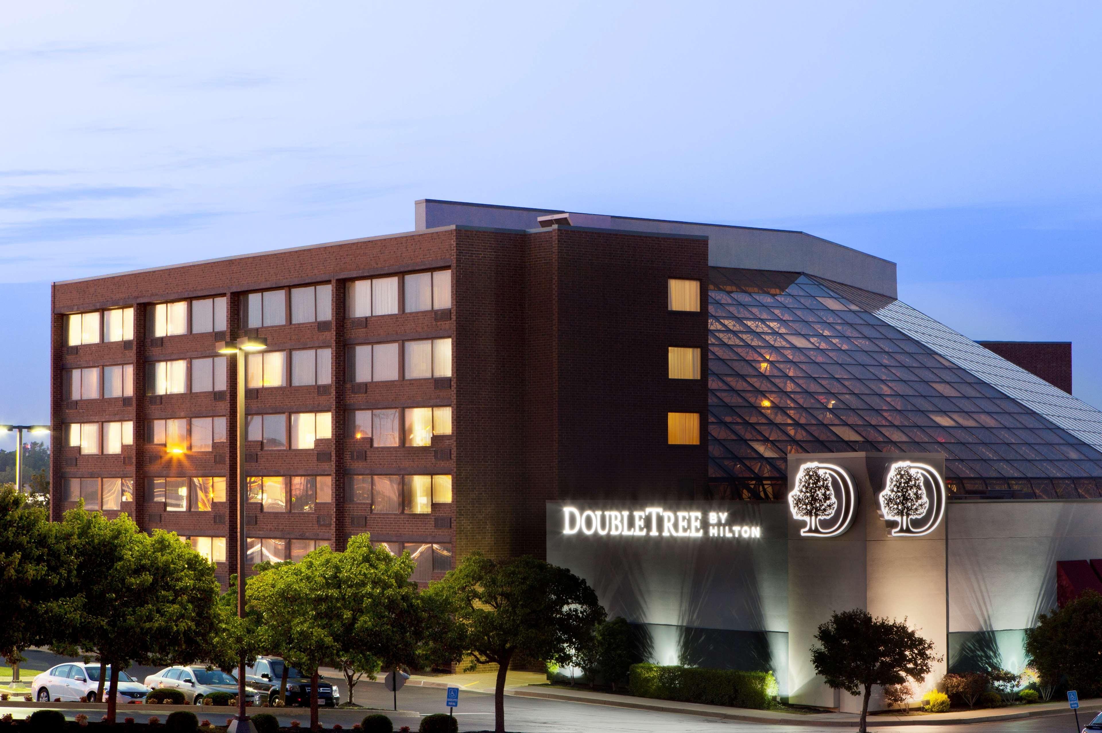 DoubleTree by Hilton Rochester Henrietta Exterior foto