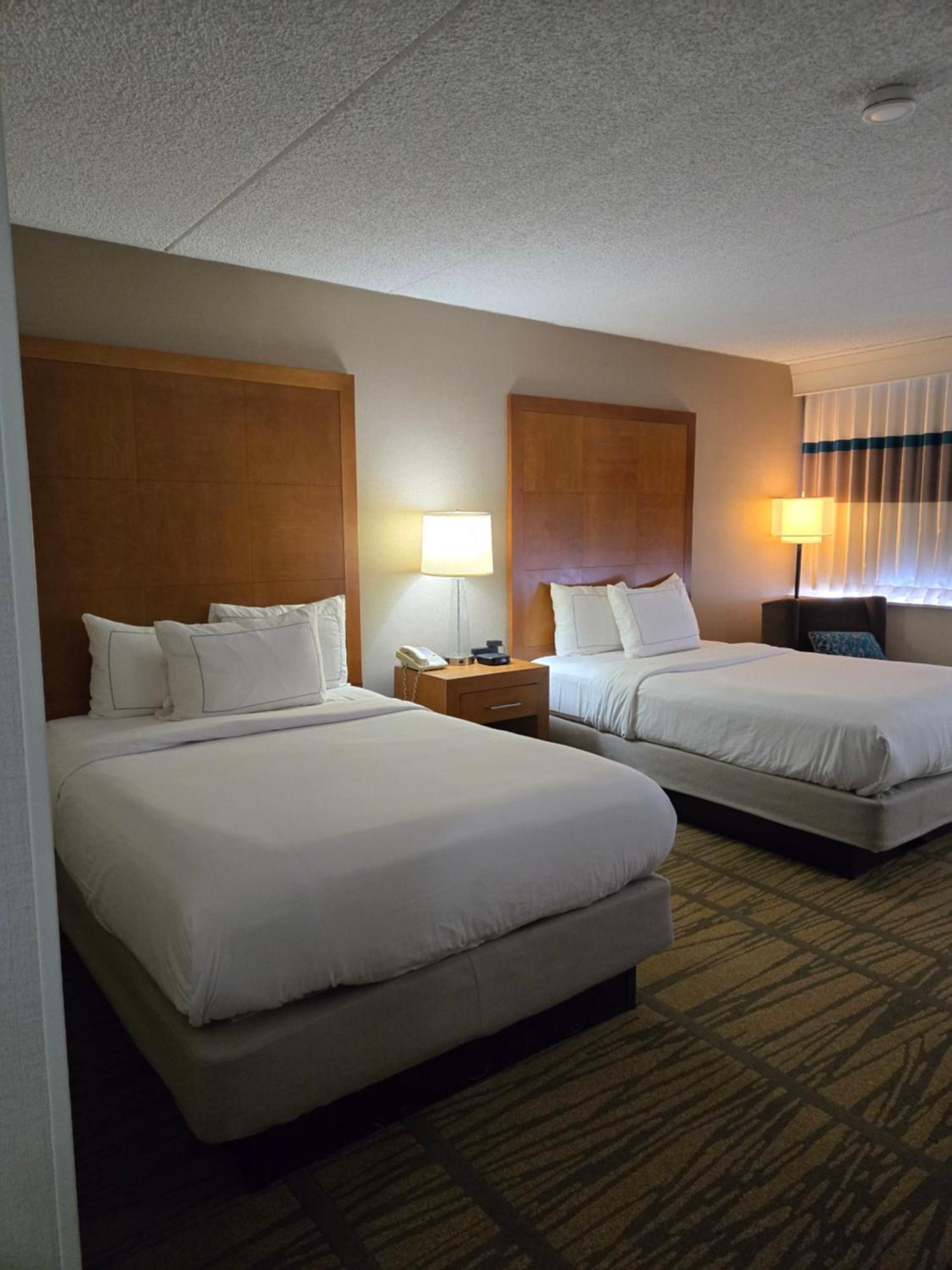 DoubleTree by Hilton Rochester Henrietta Exterior foto